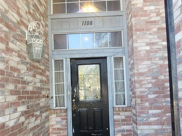 1108  Kensington Drive , DeSoto Texas 75115