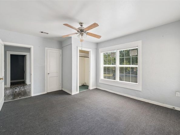 3823  Dempster Avenue , Cockrell Hill Texas 75211