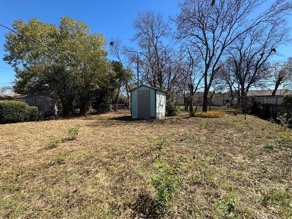 2436  Rattikin Road , Fort Worth Texas 76105