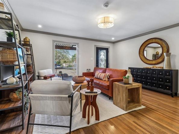 614  Marshalldell Avenue , Dallas Texas 75211