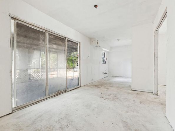 8917  Freeport Drive , Dallas Texas 75228