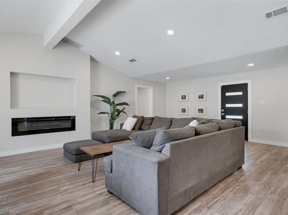 2760 N Hillbrier Circle , Plano Texas 75075