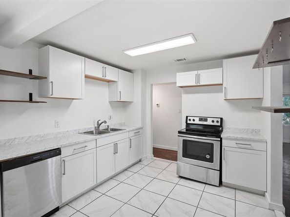 5797  6th Avenue , Fort Worth Texas 76134