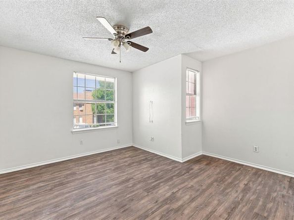 8005  Rothington Road  1117, Dallas Texas 75227