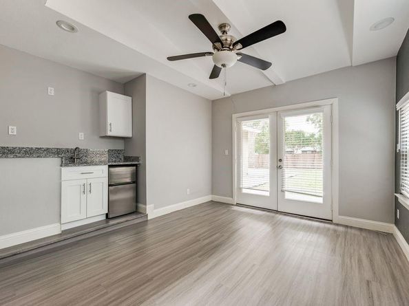 6742  Hialeah Drive , Dallas Texas 75214