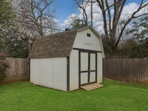 806  Waggoner Drive , Arlington Texas 76013