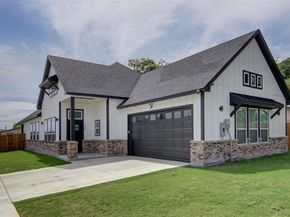 3220 N Houston Street , Fort Worth Texas 76106