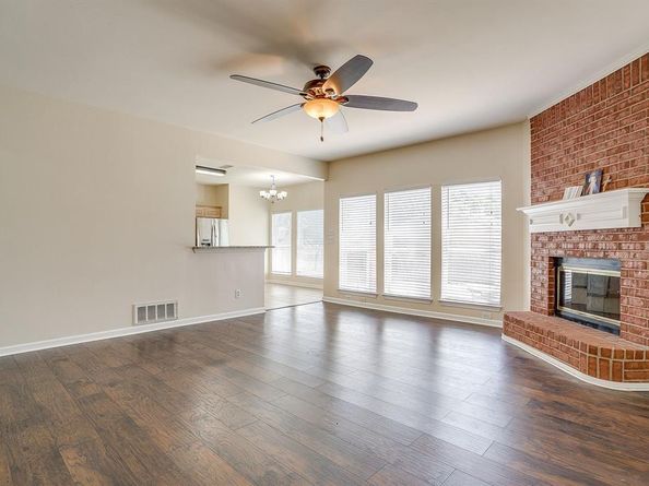 5711  Homestead Road , Arlington Texas 76017