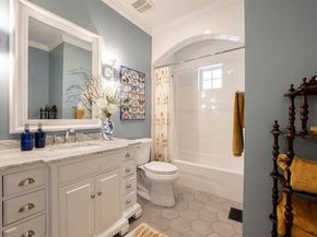 6427  Lakewood Boulevard , Dallas Texas 75214
