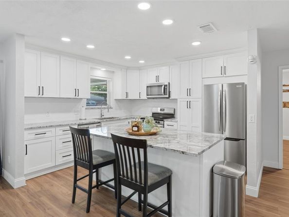 217  Spruce Circle , Azle Texas 76020