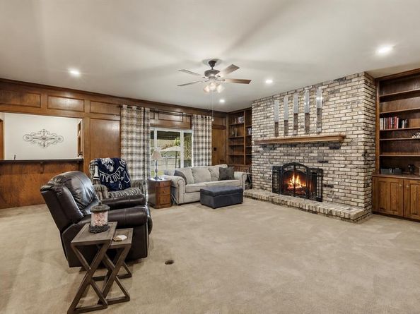 6007  Forestcreek Court , Arlington Texas 76016