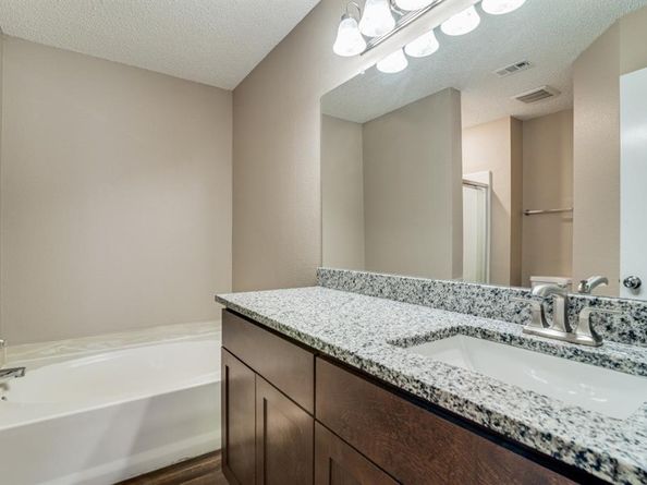 2105  Emerald Oaks  , Mesquite Texas 75181
