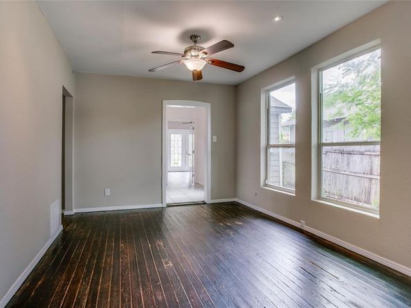 818 E Woodin Boulevard , Dallas Texas 75216