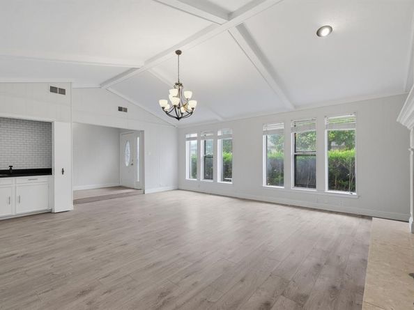 6908  Heatherknoll Drive , Dallas Texas 75248