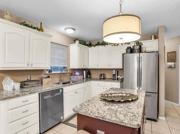 412  Glenbrook Drive , Kennedale Texas 76060