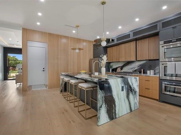 6718  Victoria Avenue , Dallas Texas 75209
