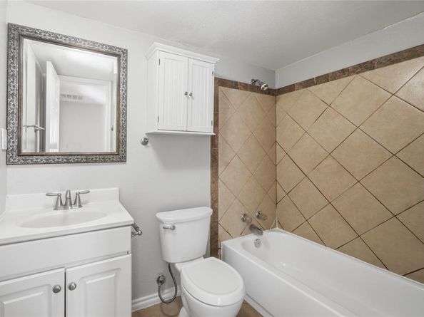1143  Newport Avenue , Dallas Texas 75224