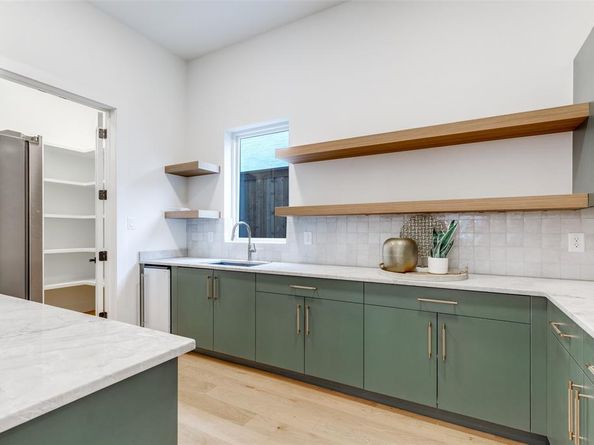 3733  Manana Drive , Dallas Texas 75220