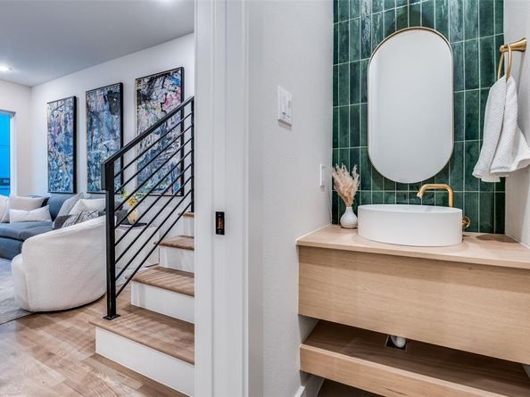 2906  Hawthorne Avenue  104, Dallas Texas 75219