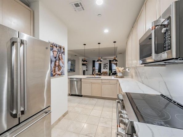 1505  Elm Street  404, Dallas Texas 75201