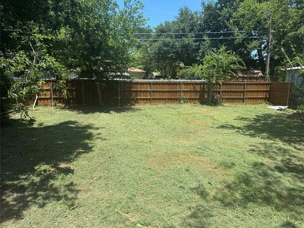 1123  Hansboro Avenue , Dallas Texas 75224
