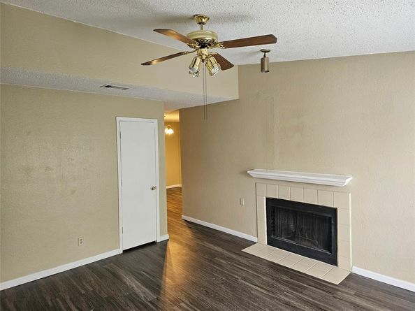 9605  Walnut Street  12105, Dallas Texas 75243