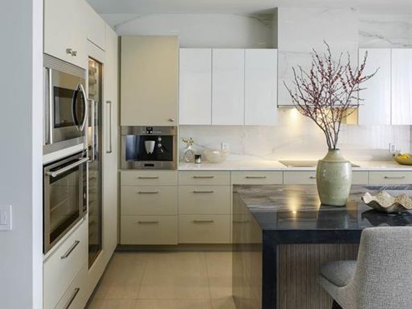 2408  Victory Park Lane  1039, Dallas Texas 75219