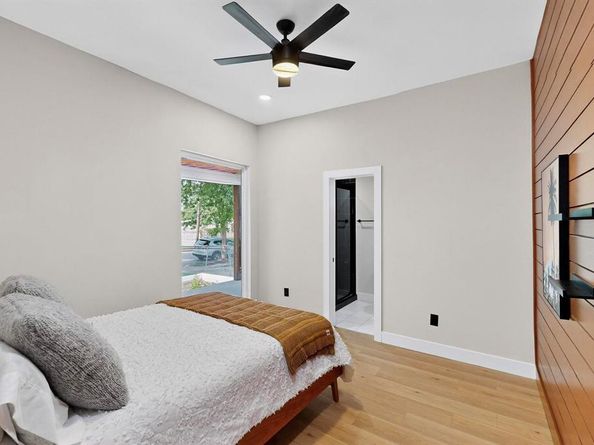 712 W 8th Street , Dallas Texas 75208