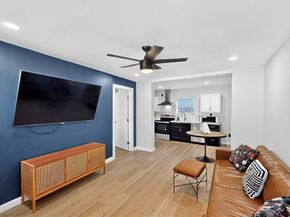 712 W 8th Street , Dallas Texas 75208