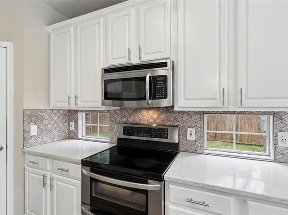 2702  Saint Charles Drive , Mansfield Texas 76063