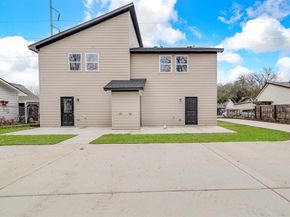 1128 E Broadway Avenue , Fort Worth Texas 76104