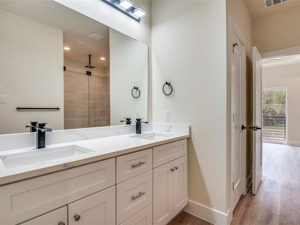 420  Sparks Street , Dallas Texas 75203