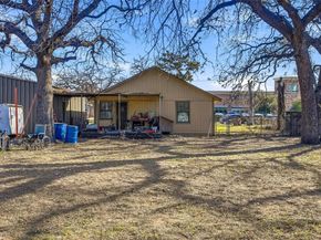 2113  Harris Lane , Haltom City Texas 76117