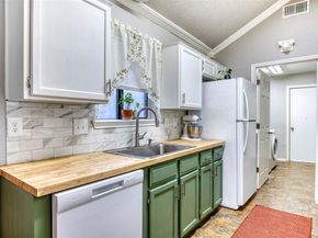 2817  Country Creek Lane , Fort Worth Texas 76123