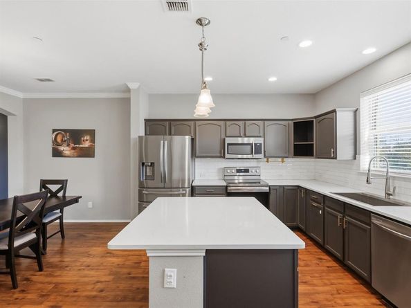 2126  Mcparland Court , Carrollton Texas 75006