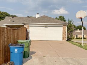 1602  Autumn Breeze Lane , Lewisville Texas 75077