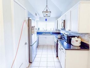 1602  Autumn Breeze Lane , Lewisville Texas 75077