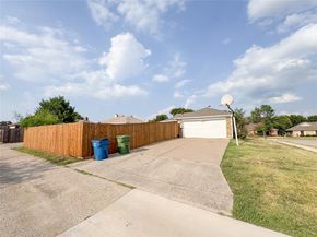 1602  Autumn Breeze Lane , Lewisville Texas 75077