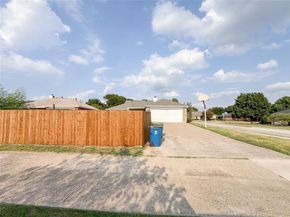 1602  Autumn Breeze Lane , Lewisville Texas 75077