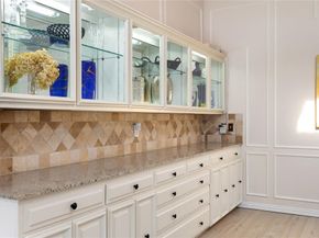 6818  Southpoint Drive , Dallas Texas 75248