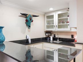 6818  Southpoint Drive , Dallas Texas 75248