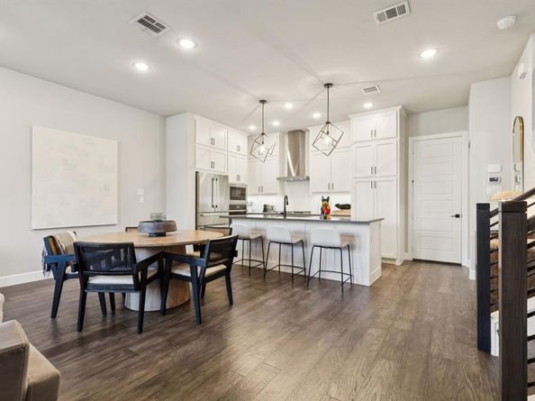 7121  Laurel Ridge , Dallas Texas 75231