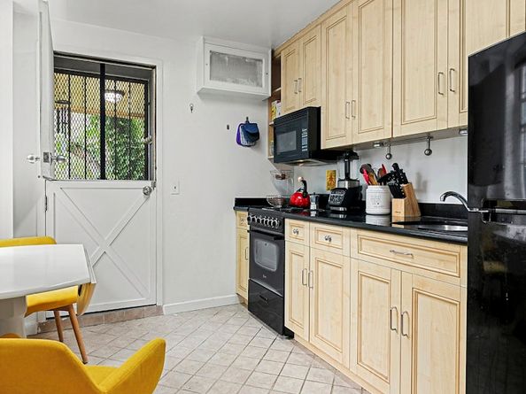 863 Riverside Drive, New York NY 10032