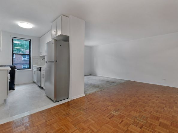 525 West 235th Street 2D, Bronx NY 10463