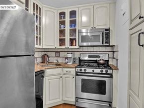205 3rd Avenue 15A, New York NY 10003