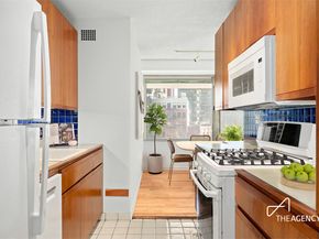 170 Park Row 7C, New York NY 10038