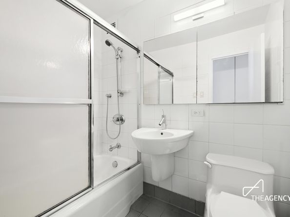 170 Park Row 7C, New York NY 10038