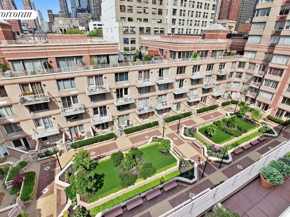 393 West 49th Street 2FF, New York NY 10019