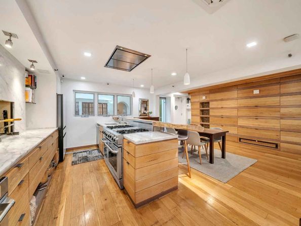 16 Minetta Lane, New York NY 10012