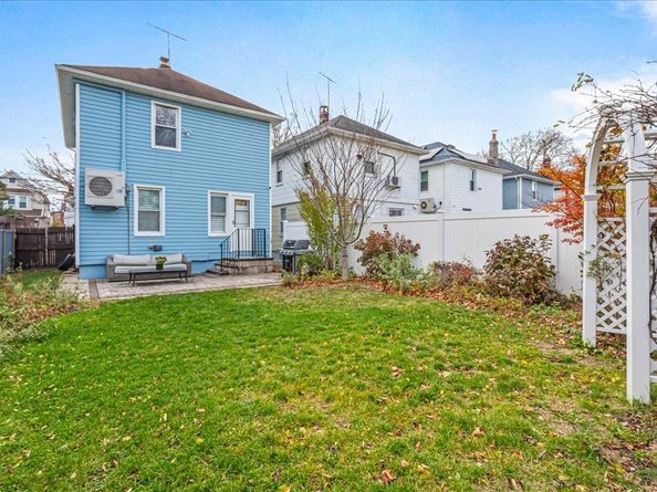 70-43 Nansen Street, Queens NY 11375